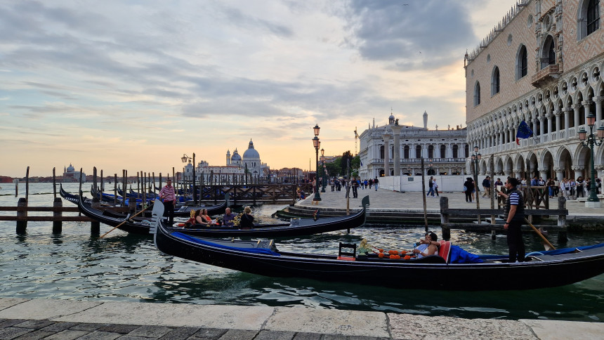 Gondola tour in Venice