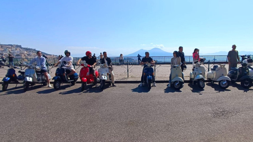 Vespa Tour in Naples