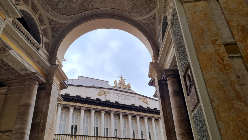 Naples opera music tour